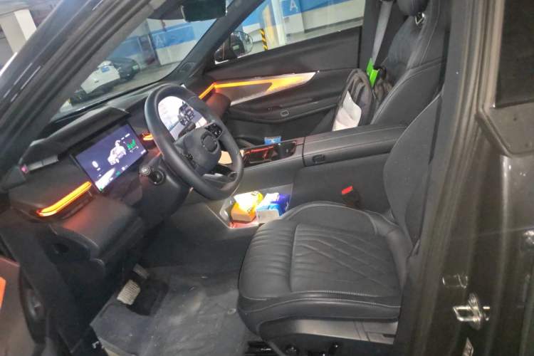 Used Lynk & Co 08 EM-P 2026 Model 160 Long-Range Ultra Left Front Seat