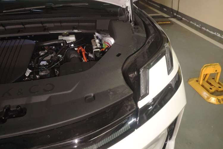Used Lynk & Co 08 EM-P 2026 Model 160 Long-Range Ultra Engine Bay Left