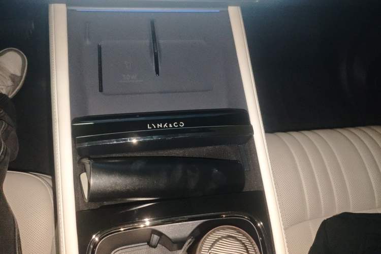 Used Lynk & Co 08 EM-P 2026 Model 160 Long-Range Ultra Gear Lever