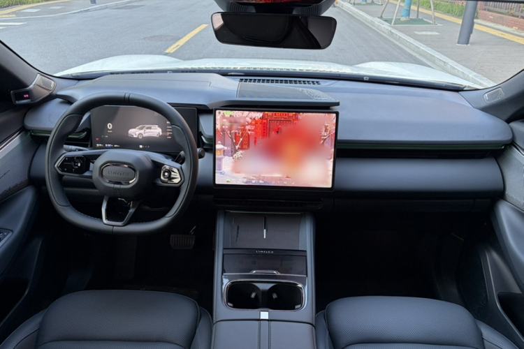 Used Lynk & Co 08 EM-P 2026 Model 160 Long-Range Max Interior 5