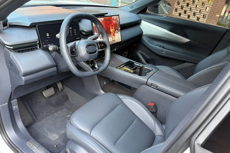 Used Lynk & Co 08 EM-P 2026 Model 160 Long-Range Max Interior 6