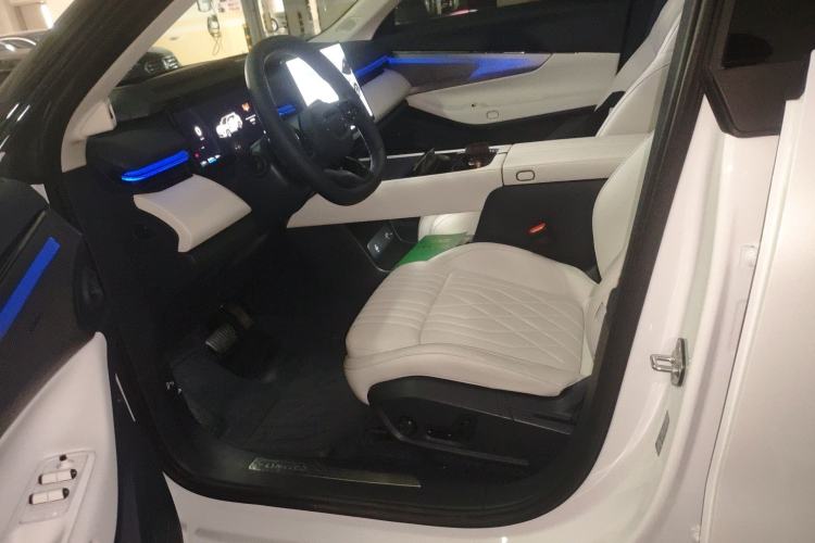 Used Lynk & Co 08 EM-P 2026 Model 160 Long-Range Ultra Left Front Seat