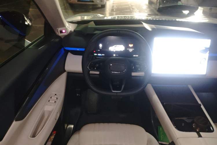 Used Lynk & Co 08 EM-P 2026 Model 160 Long-Range Ultra Steering Wheel