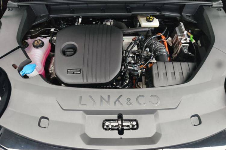 Used Lynk & Co 08 EM-P 2026 Model 210 Four-Wheel Drive Performance Ultra H7 Engine Bay
