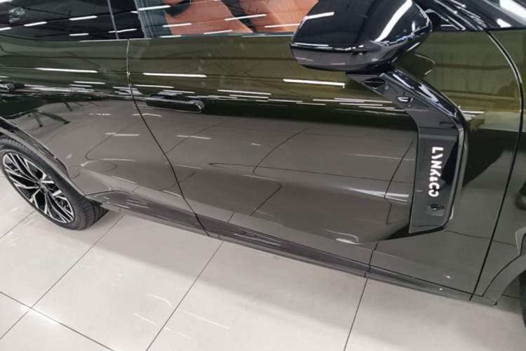 Used Lynk & Co 08 EM-P 2026 Model 210 Four-Wheel Drive Performance Ultra H7 Right Side Sill