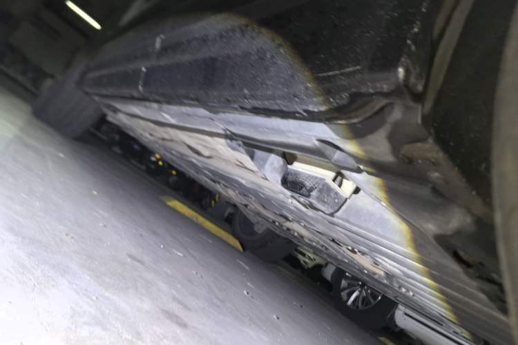 Used Lynk & Co 09 2021 2.0T Halo Six-Seater Chassis Rear Left