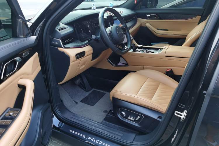 Used Lynk & Co 09 2021 2.0T Halo Six-Seater Driver Seat