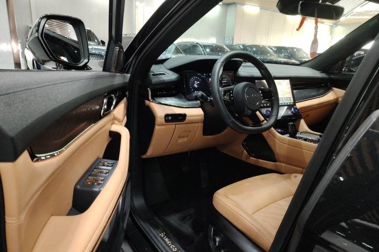 Used Lynk & Co 09 2021 2.0T Halo Six-Seater Driver Seat