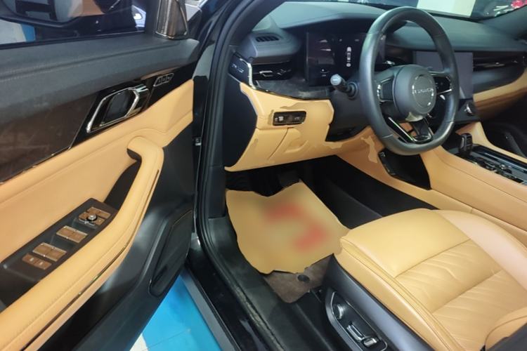 Used Lynk & Co 09 2021 2.0T Halo Six-Seater Driver Seat