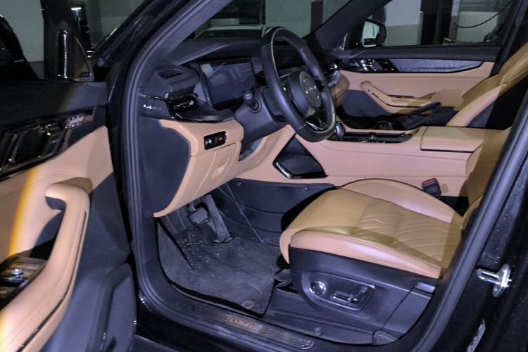 Used Lynk & Co 09 2021 2.0T Halo Seven-Seater Driver Seat