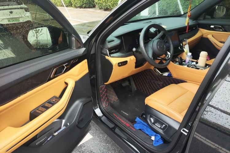 Used Lynk & Co 09 2021 2.0T Ultra Six-Seater Driver Seat