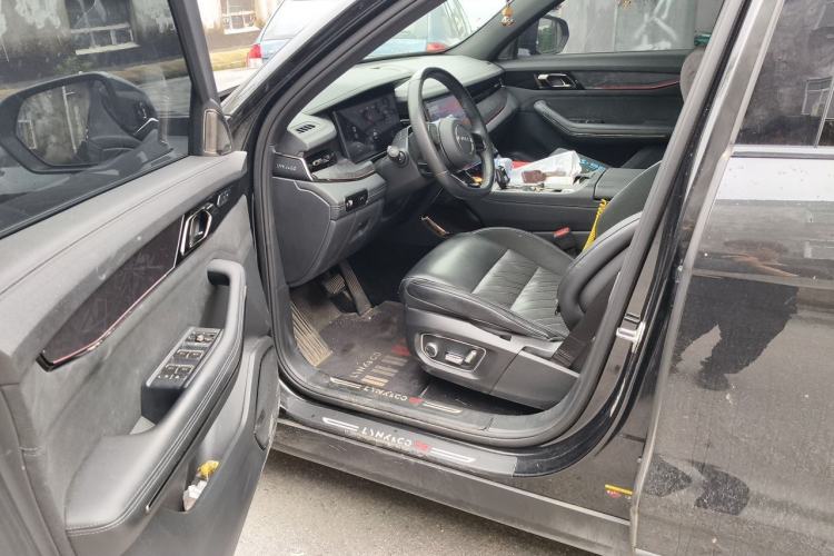 Used Lynk & Co 09 2021 2.0T Halo Six-Seater Driver Seat