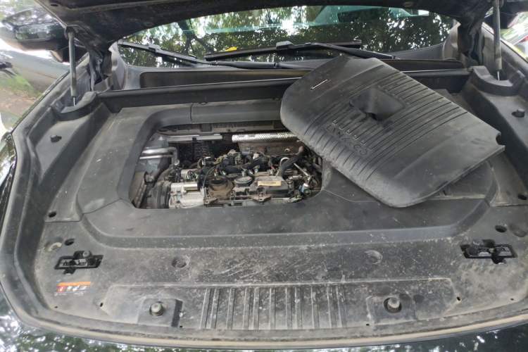 Used Lynk & Co 09 2021 2.0T Halo Seven-Seater Engine Bay