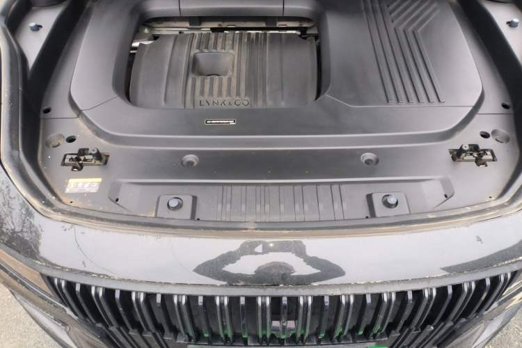 Used Lynk & Co 09 2021 2.0T Halo Six-Seater Engine Bay