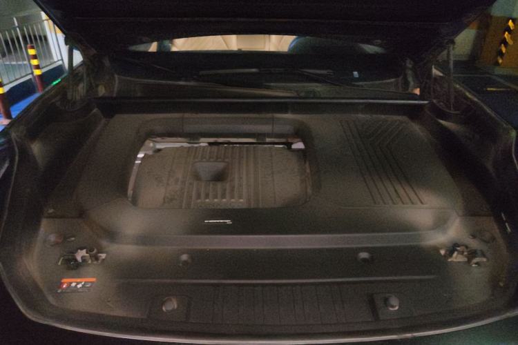 Used Lynk & Co 09 2021 2.0T Ultra 7-Seater Engine Bay