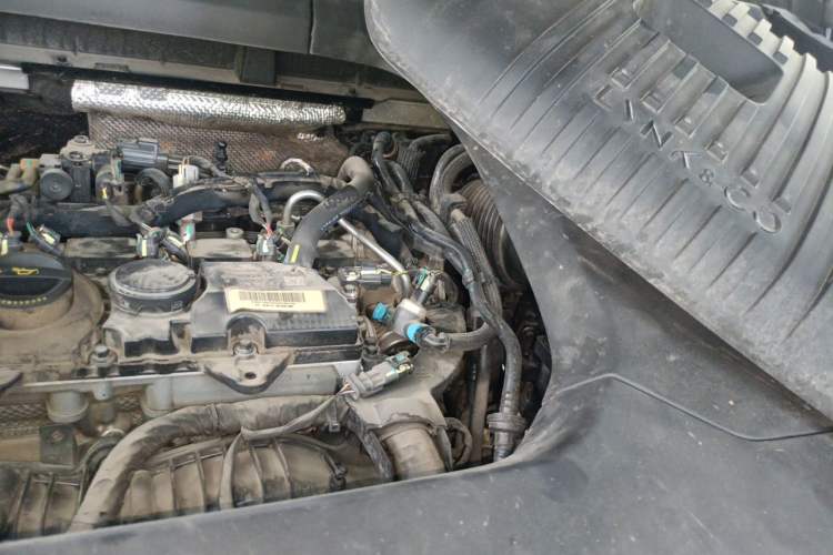 Used Lynk & Co 09 2021 2.0T Halo Seven-Seater Engine Bay Left