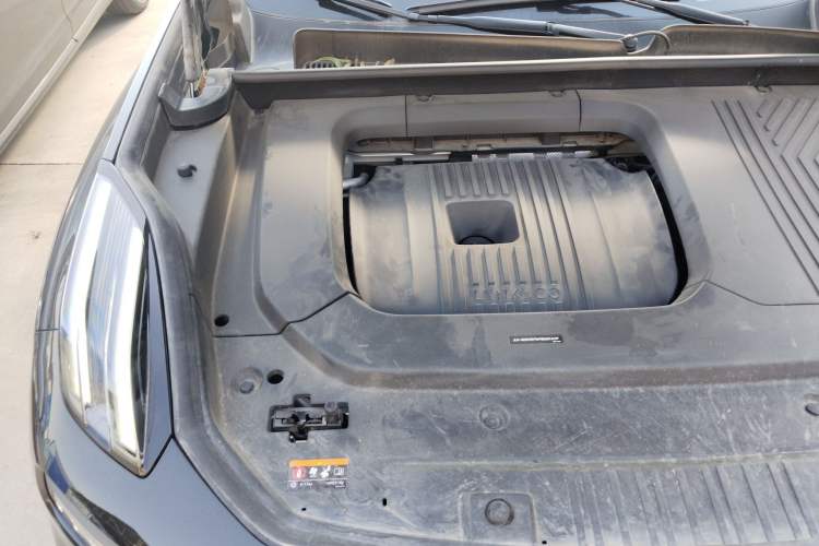 Used Lynk & Co 09 2021 2.0T Halo Seven-Seater Engine Bay Right