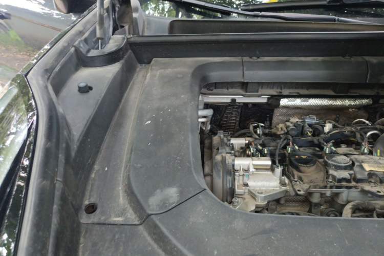 Used Lynk & Co 09 2021 2.0T Halo Seven-Seater Engine Bay Right