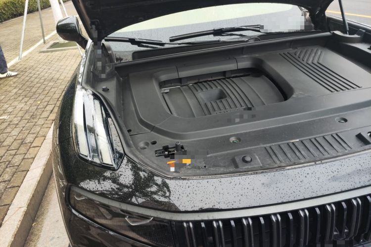 Used Lynk & Co 09 2021 2.0T Ultra Six-Seater Engine Bay Right