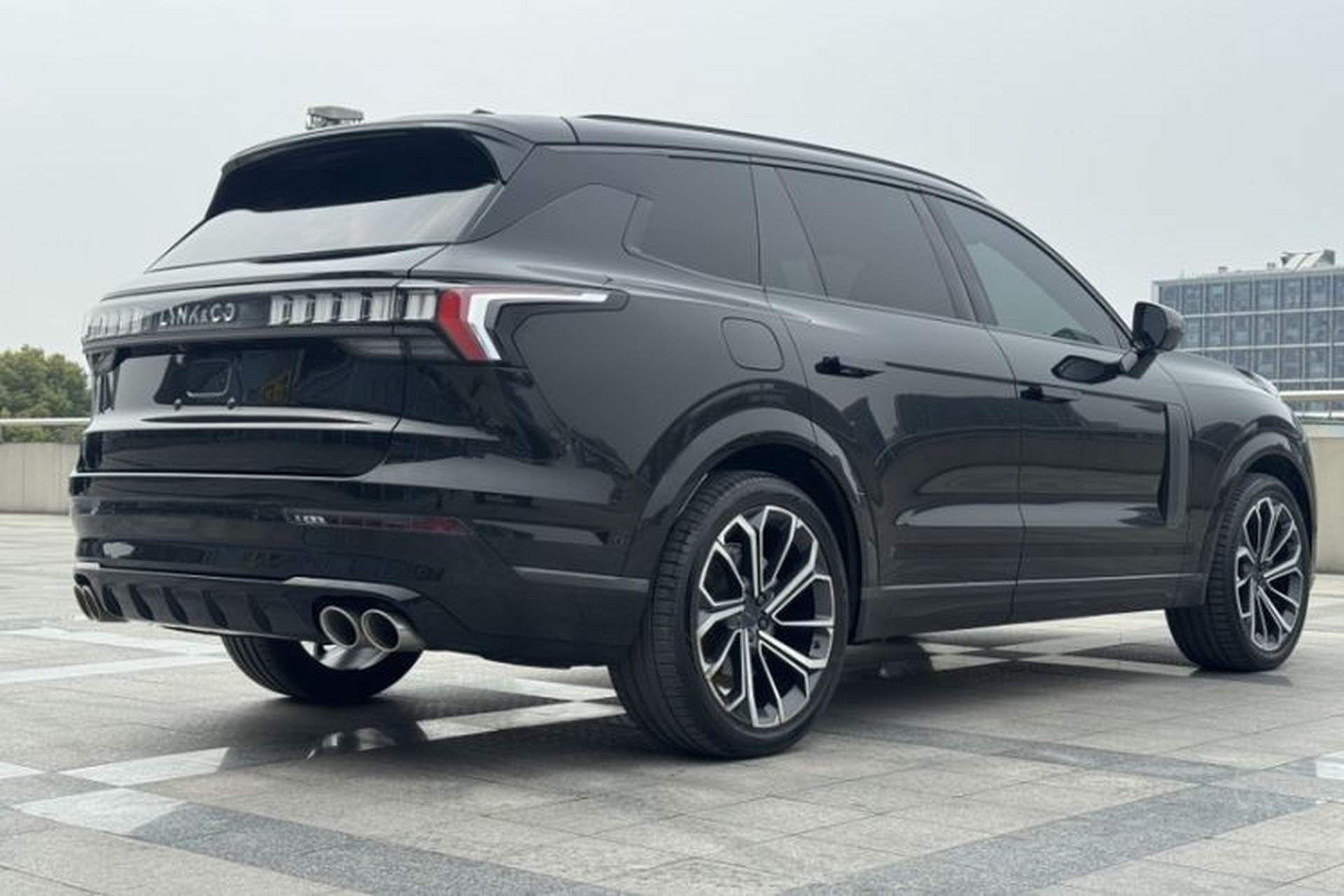 Used Lynk & Co 09 2021 2.0T Halo Six-Seater Exterior 1