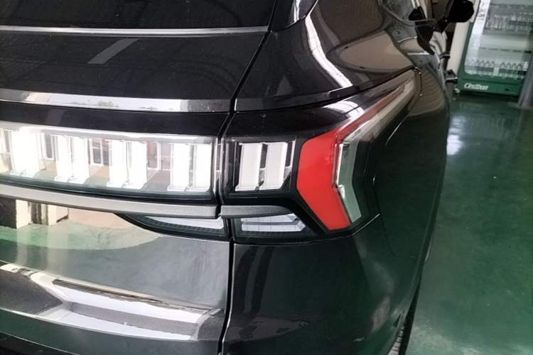 Used Lynk & Co 09 2021 2.0T Ultra Six-Seater Exterior 3