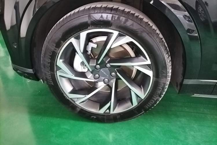 Used Lynk & Co 09 2021 2.0T Ultra Six-Seater Exterior 4