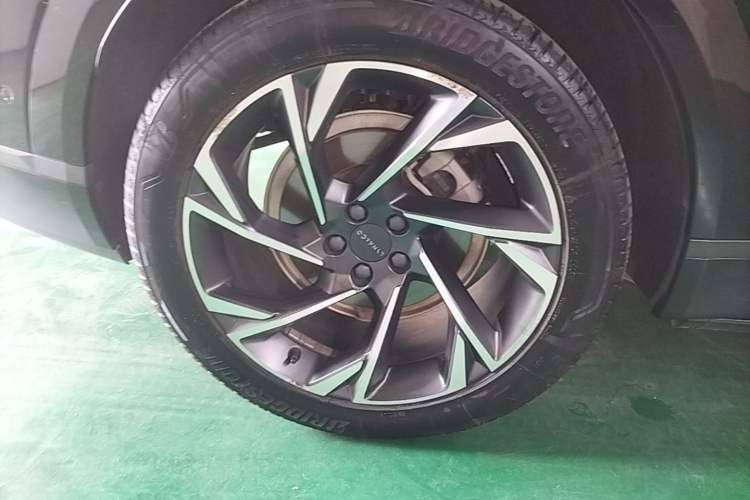 Used Lynk & Co 09 2021 2.0T Ultra Six-Seater Exterior 5
