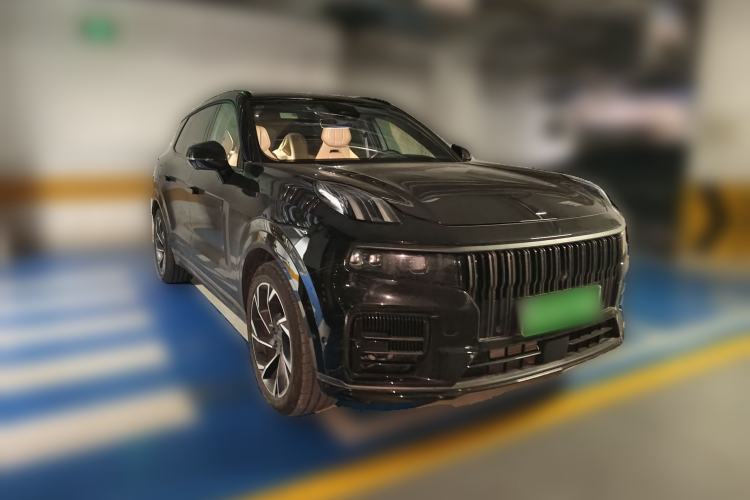 Used Lynk & Co 09 2021 2.0T Ultra 7-Seater Front Right 45 Deg