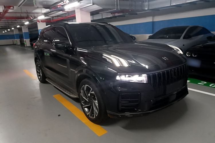 Used Lynk & Co 09 2021 2.0T Halo Six-Seater Front Right 45 Deg