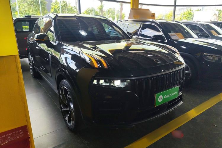 Used Lynk & Co 09 2021 2.0T Halo Six-Seater Front Right 45 Deg