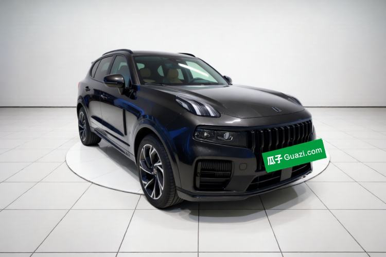 Used Lynk & Co 09 2021 2.0T Halo Six-Seater Front Right 45 Deg