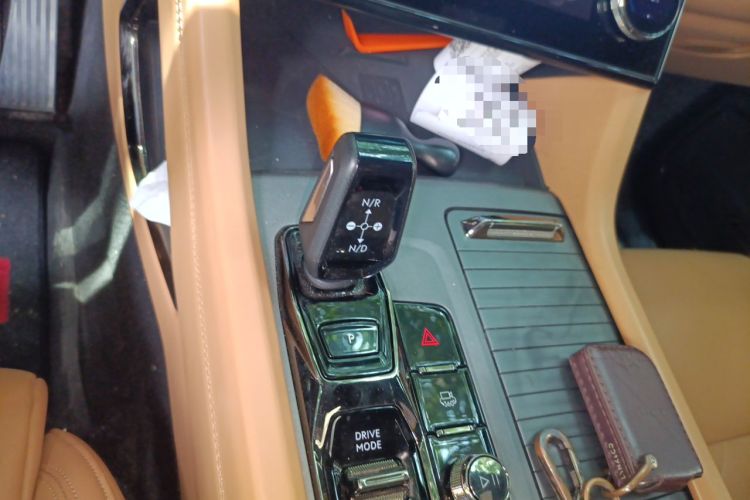 Used Lynk & Co 09 2021 2.0T Halo Seven-Seater Gear Lever