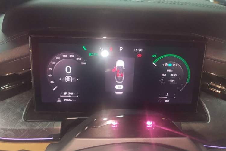 Used Lynk & Co 09 2021 2.0T Halo Six-Seater Instrument Cluster