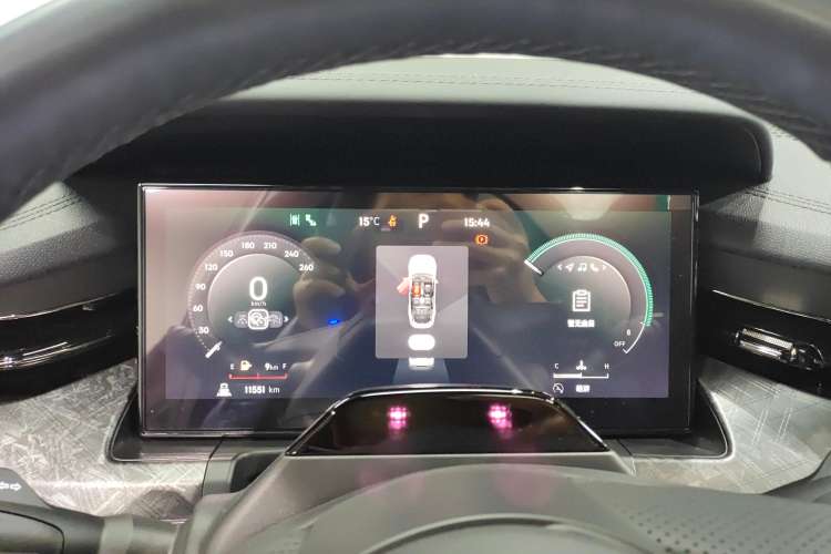 Used Lynk & Co 09 2021 2.0T Halo Six-Seater Instrument Cluster