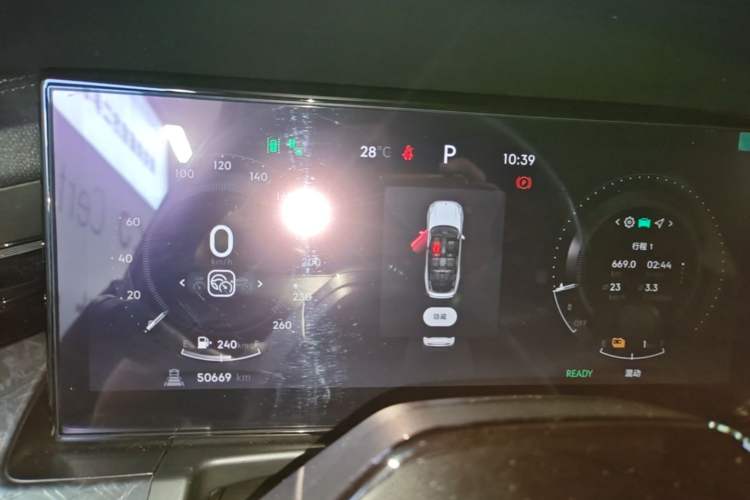 Used Lynk & Co 09 2021 2.0T Halo Six-Seater Instrument Cluster