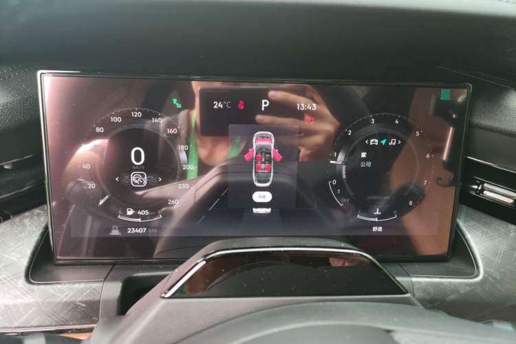 Used Lynk & Co 09 2021 2.0T Ultra Six-Seater Instrument Cluster