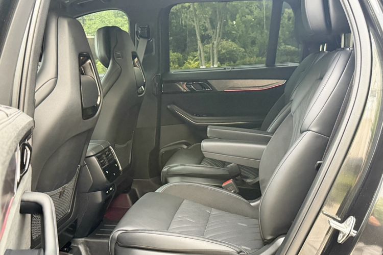 Used Lynk & Co 09 2021 2.0T Halo Six-Seater Interior 3