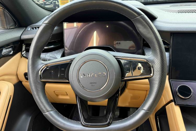 Used Lynk & Co 09 2021 2.0T Halo Six-Seater Interior 4