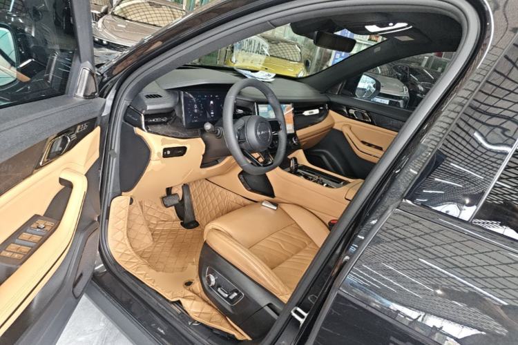 Used Lynk & Co 09 2021 2.0T Halo Six-Seater Left Front Seat