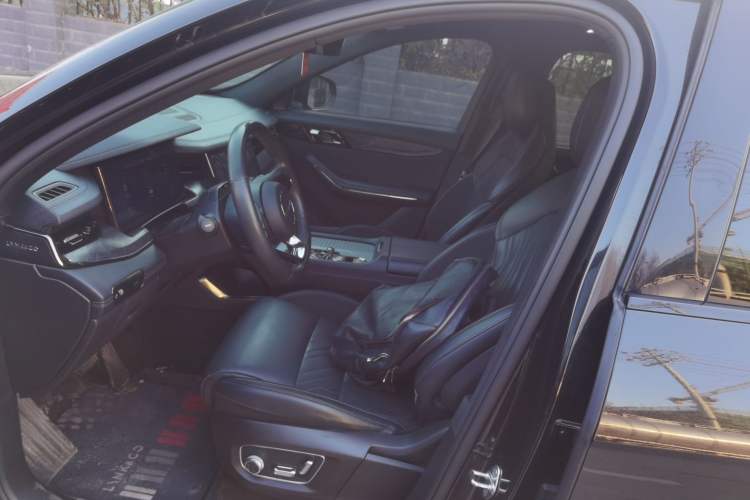 Used Lynk & Co 09 2021 2.0T Halo Seven-Seater Left Front Seat