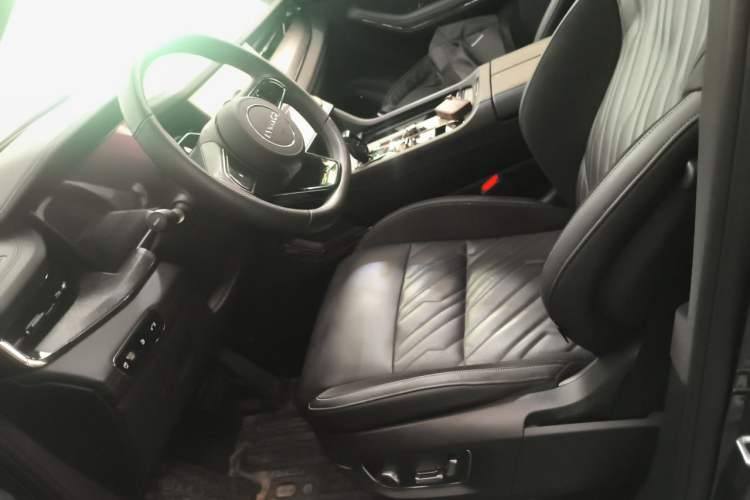 Used Lynk & Co 09 2021 2.0T Halo Six-Seater Left Front Seat