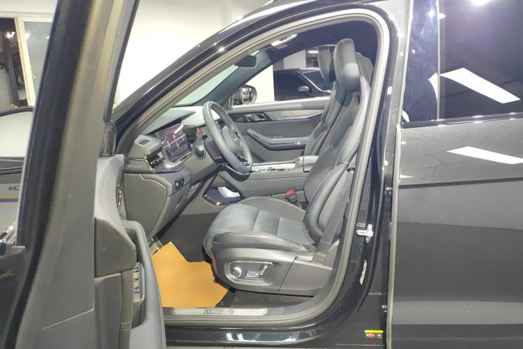 Used Lynk & Co 09 2021 2.0T Halo Six-Seater Left Front Seat