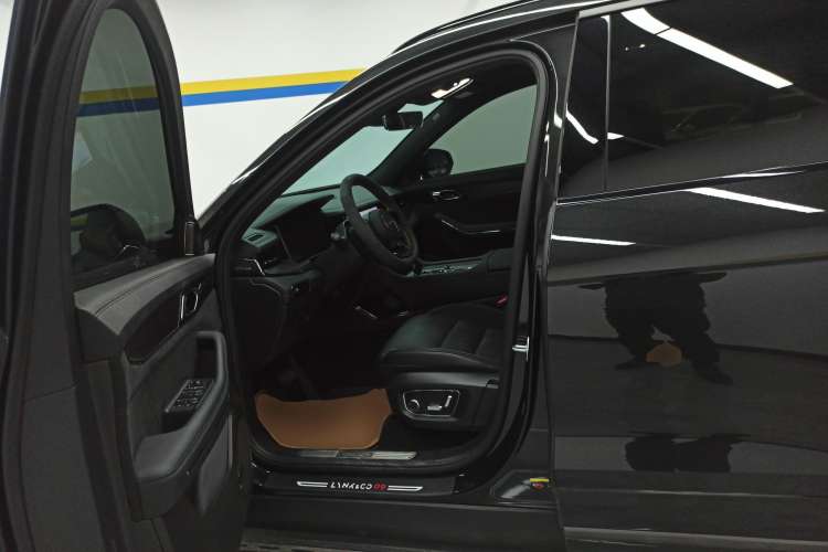 Used Lynk & Co 09 2021 2.0T Halo Seven-Seater Left Front Seat