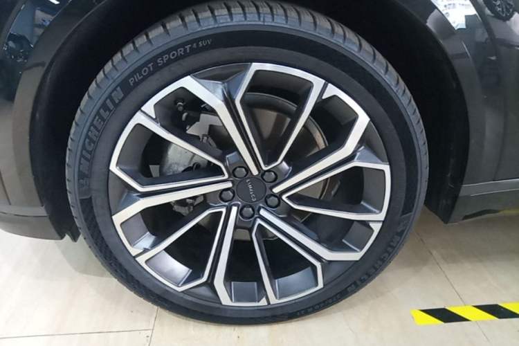Used Lynk & Co 09 2021 2.0T Halo Seven-Seater Left Front Wheel Hub