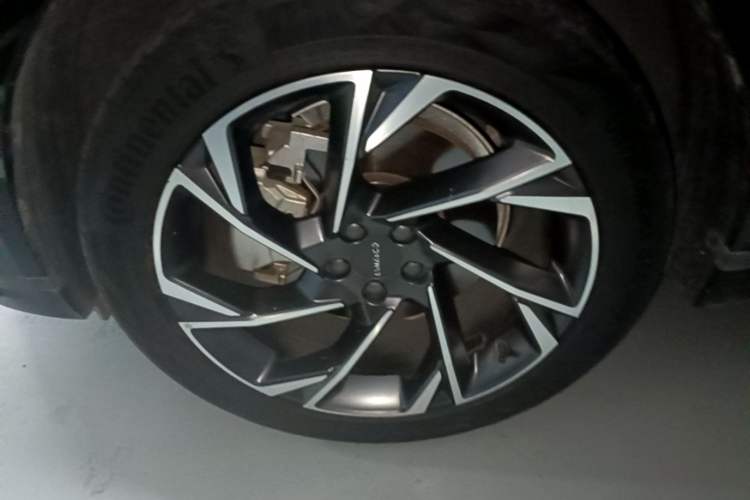 Used Lynk & Co 09 2021 2.0T Halo Six-Seater Left Front Wheel Hub