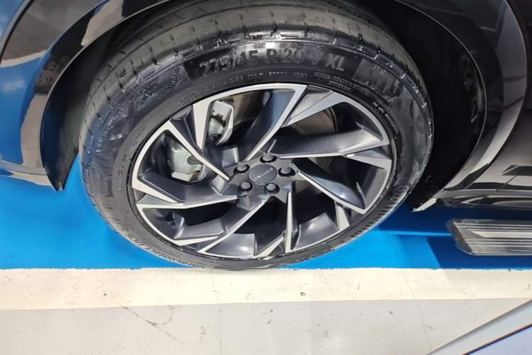 Used Lynk & Co 09 2021 2.0T Halo Six-Seater Left Front Wheel Hub