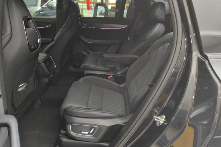 Used Lynk & Co 09 2021 2.0T Halo Six-Seater Left Rear Seat
