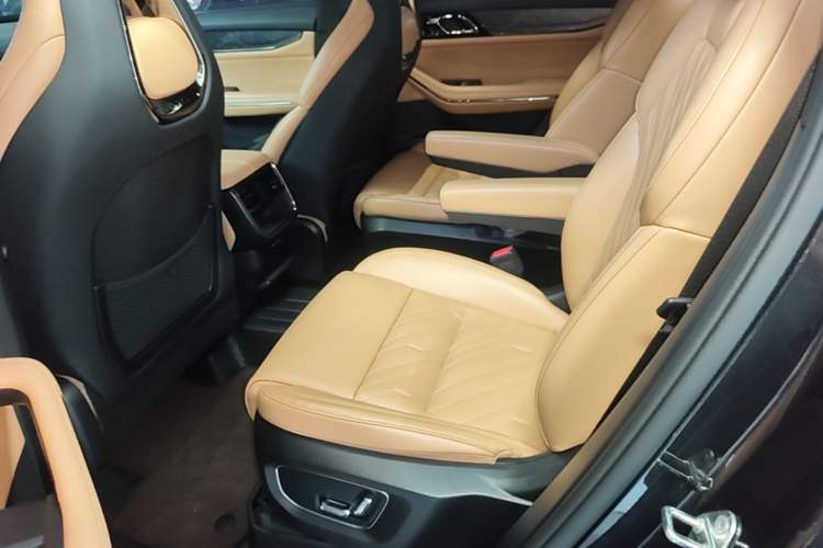 Used Lynk & Co 09 2021 2.0T Halo Six-Seater Left Rear Seat
