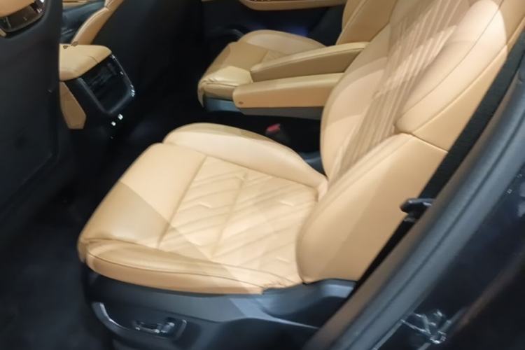 Used Lynk & Co 09 2021 2.0T Halo Six-Seater Left Rear Seat