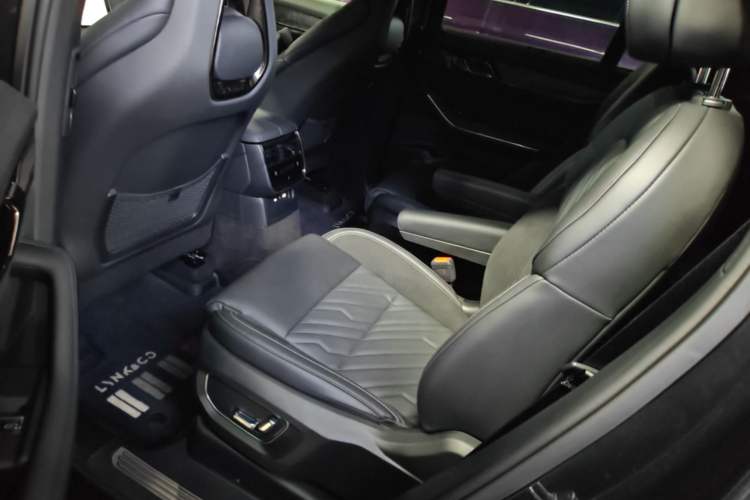 Used Lynk & Co 09 2021 2.0T Halo Six-Seater Left Rear Seat